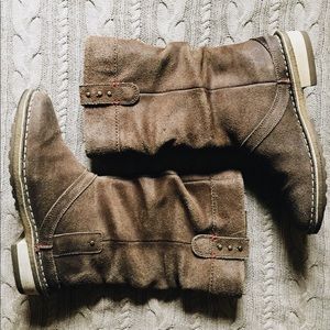 Downsizing closet :(